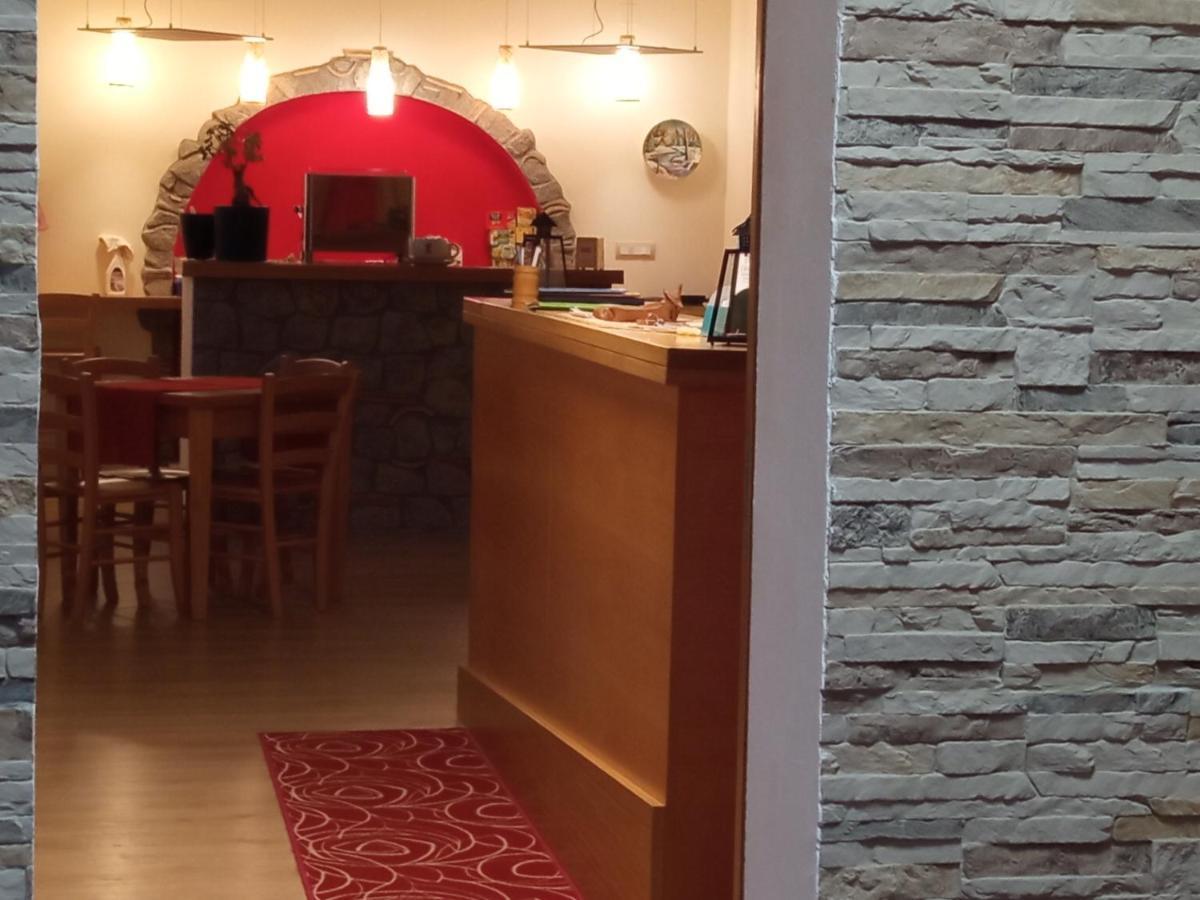 Guest House Caracas Lorica Zewnętrze zdjęcie