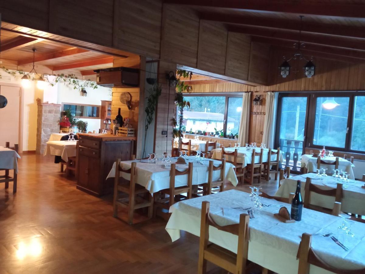 Guest House Caracas Lorica Zewnętrze zdjęcie