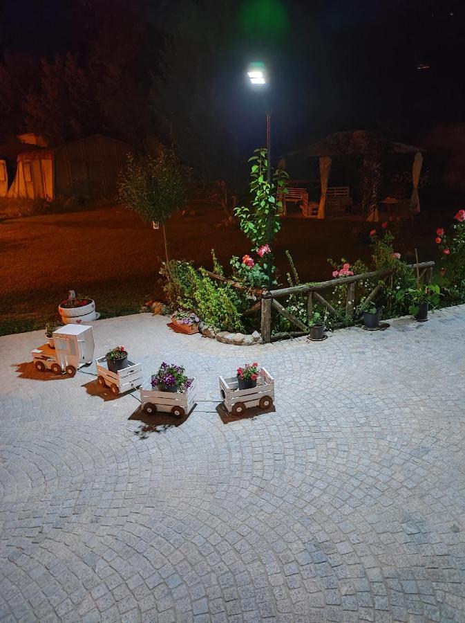 Guest House Caracas Lorica Zewnętrze zdjęcie