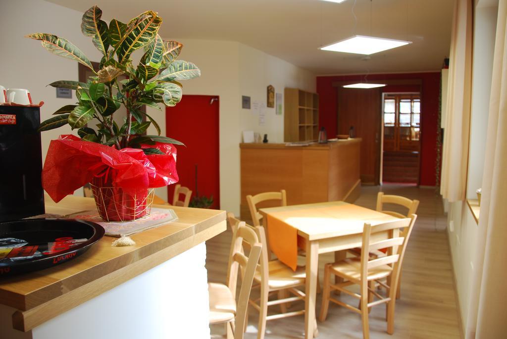 Guest House Caracas Lorica Zewnętrze zdjęcie
