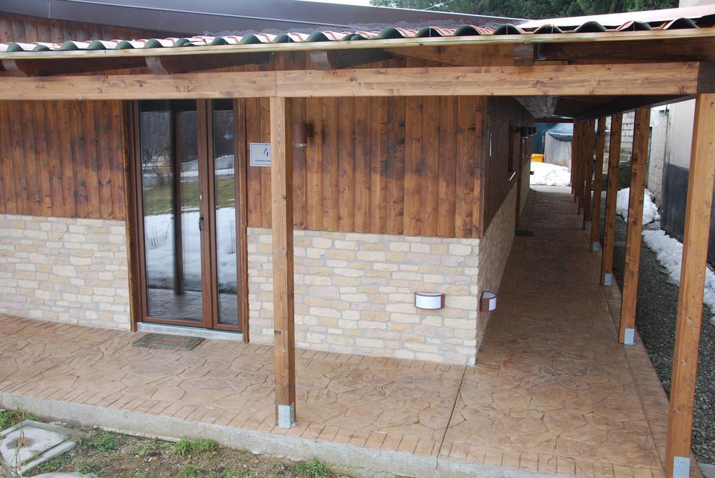 Guest House Caracas Lorica Zewnętrze zdjęcie