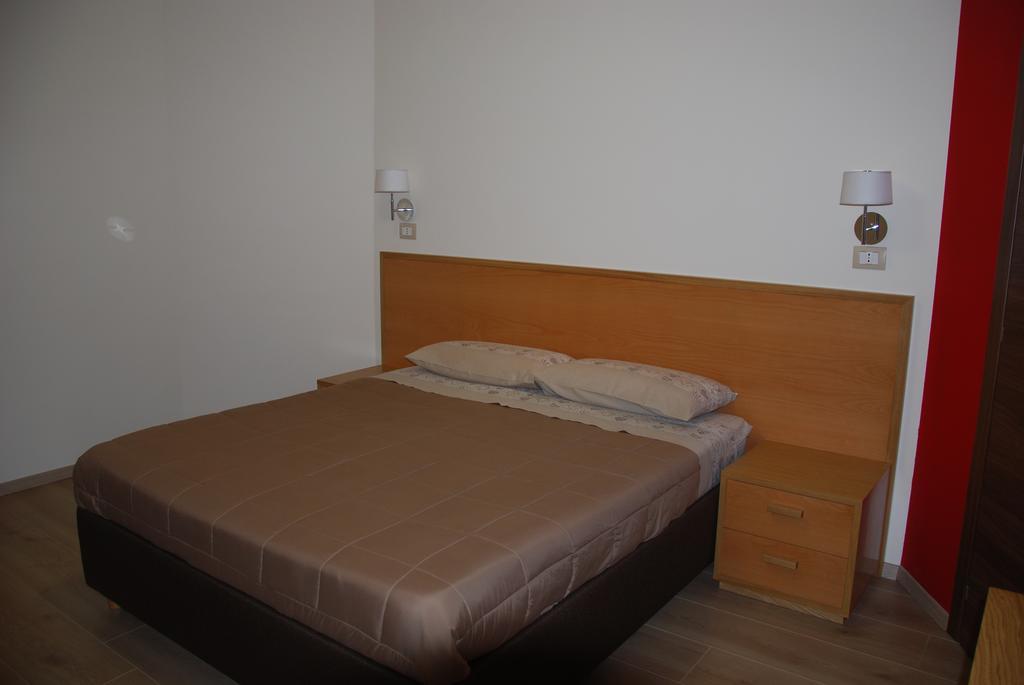 Guest House Caracas Lorica Zewnętrze zdjęcie