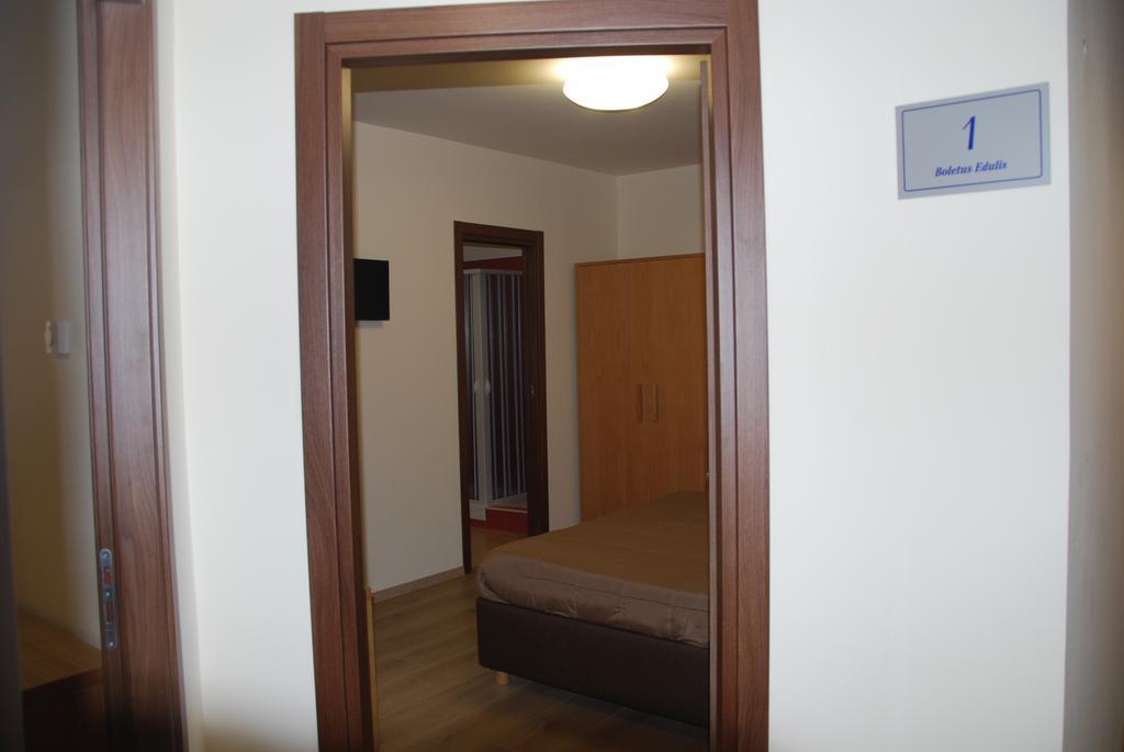 Guest House Caracas Lorica Zewnętrze zdjęcie